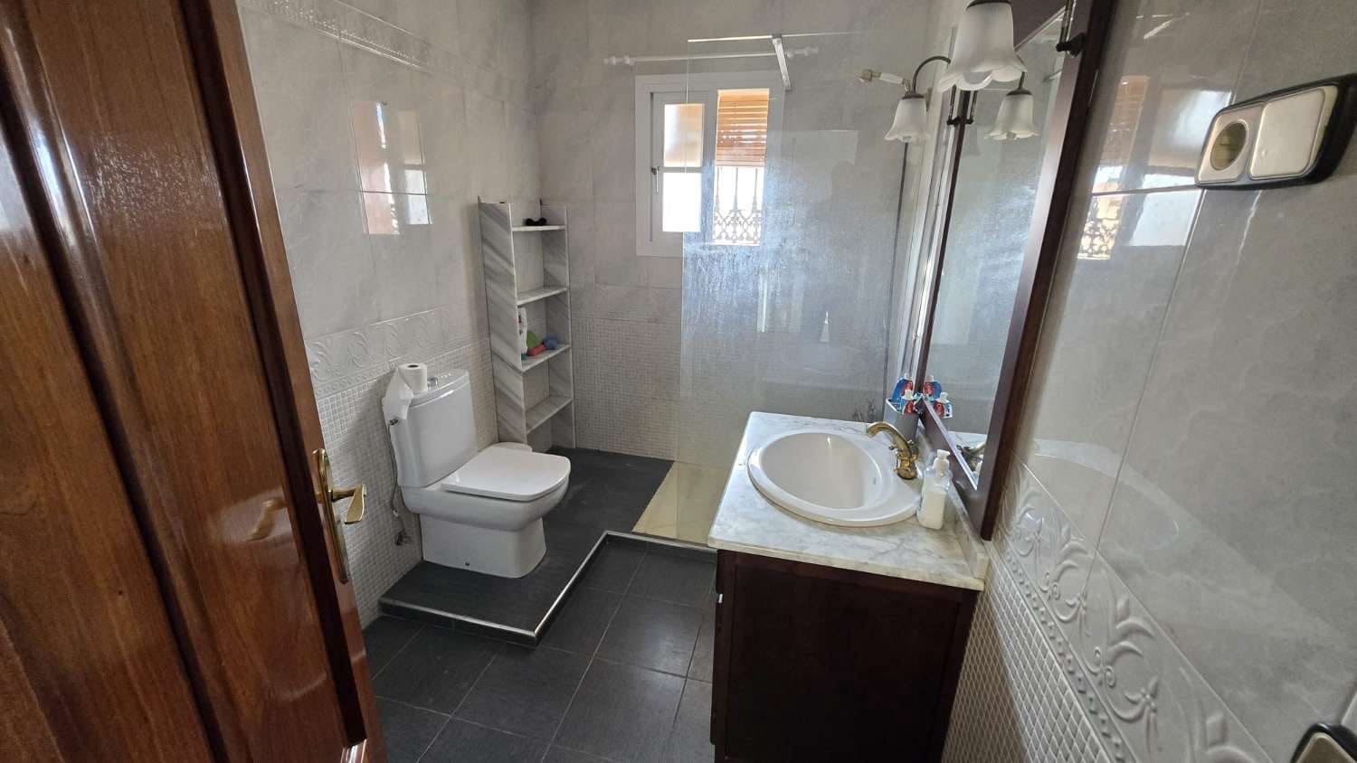 5 Zimmer Villa zu vermieten in Alhaurin de la Torre mit Pool Garage - 3.500 € (Ref: 10044422)