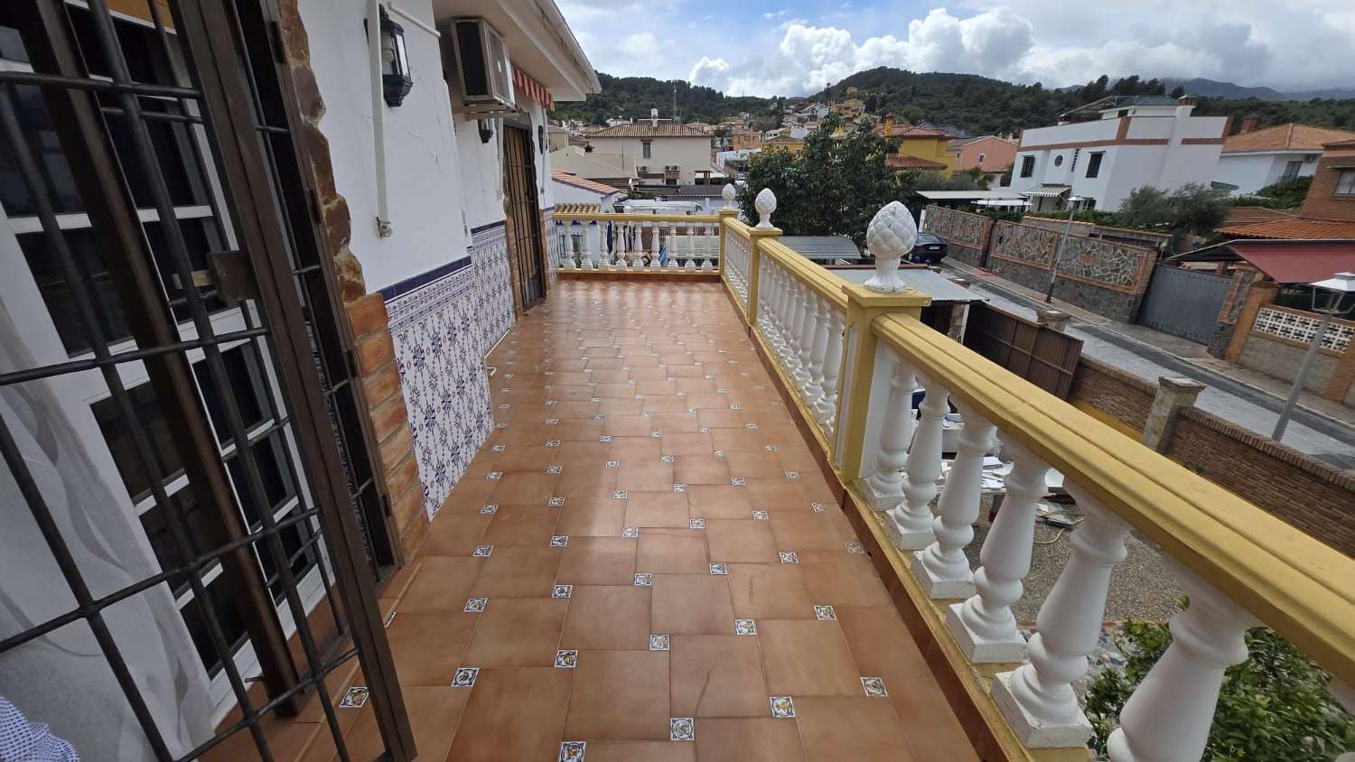 5 Zimmer Villa zu vermieten in Alhaurin de la Torre mit Pool Garage - 3.500 € (Ref: 10044422)