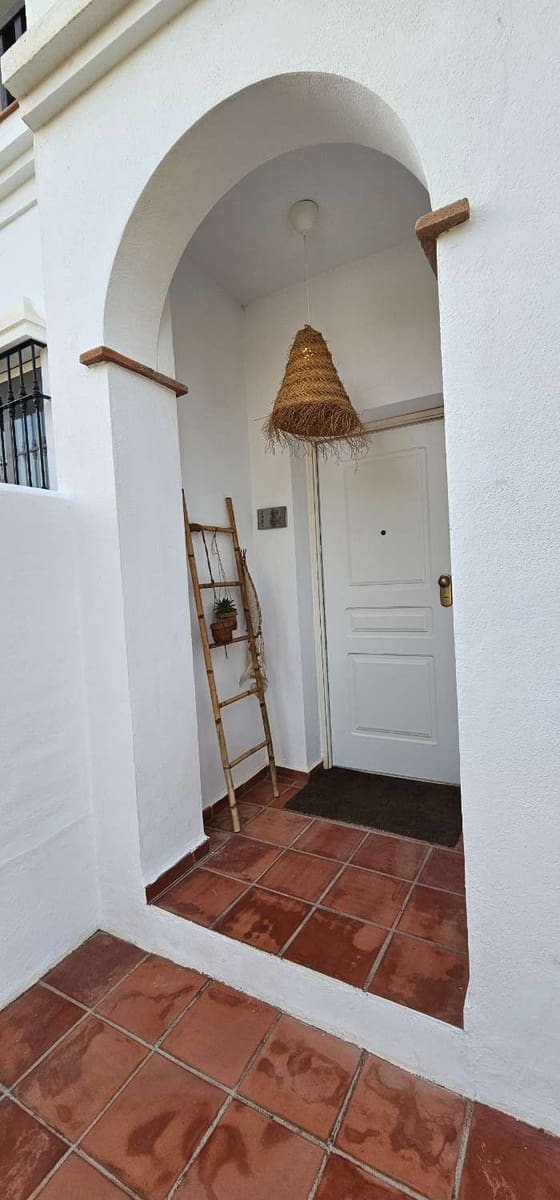 2 soverom Rekkehus til leie i Alhaurin de la Torre med svømmebasseng garasje - € 2 290 (Ref: 10048695)