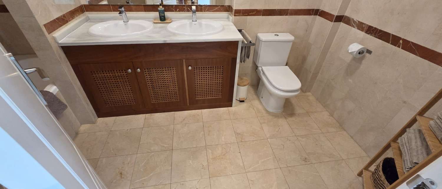 2 soverom Rekkehus til leie i Alhaurin de la Torre med svømmebasseng garasje - € 2 290 (Ref: 10048695)