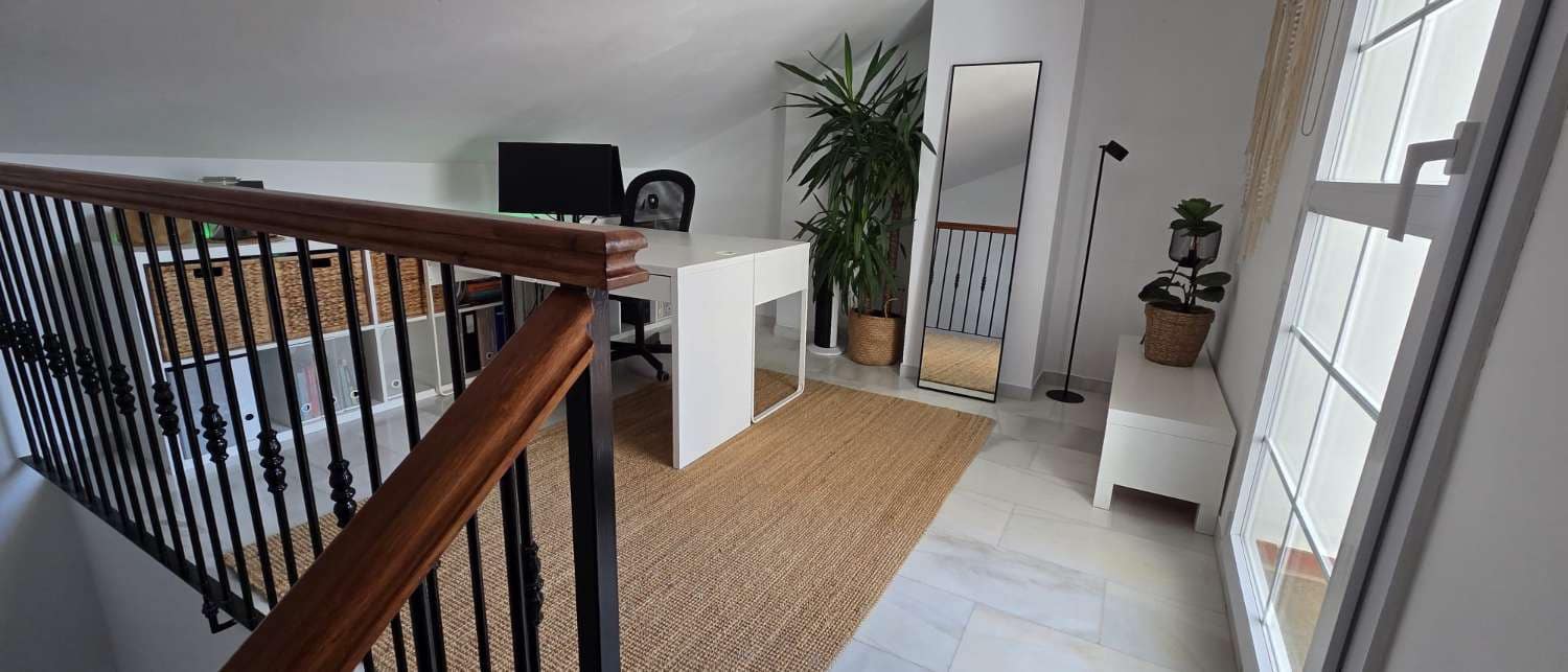 2 soverom Rekkehus til leie i Alhaurin de la Torre med svømmebasseng garasje - € 2 290 (Ref: 10048695)