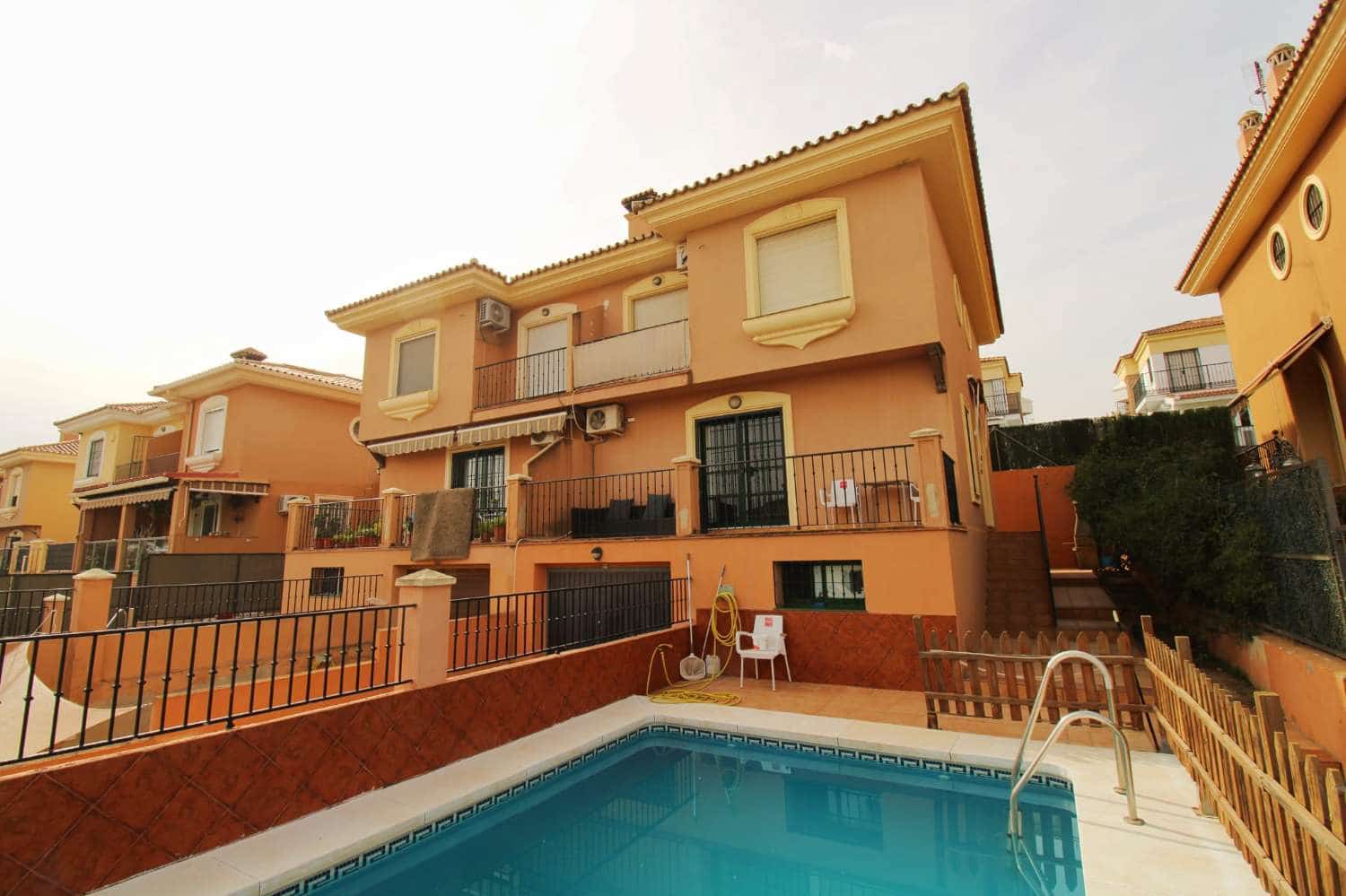 4 sovrum Semi-fristående Villa till salu i Alhaurin de la Torre med pool - 599 000 € (Ref: 10054608)