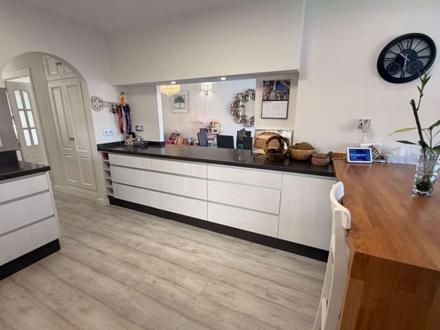 5 sovrum Semi-fristående Villa att hyra i Alhaurín de la Torre med pool garage - 2 500 € (Ref: 10097497)