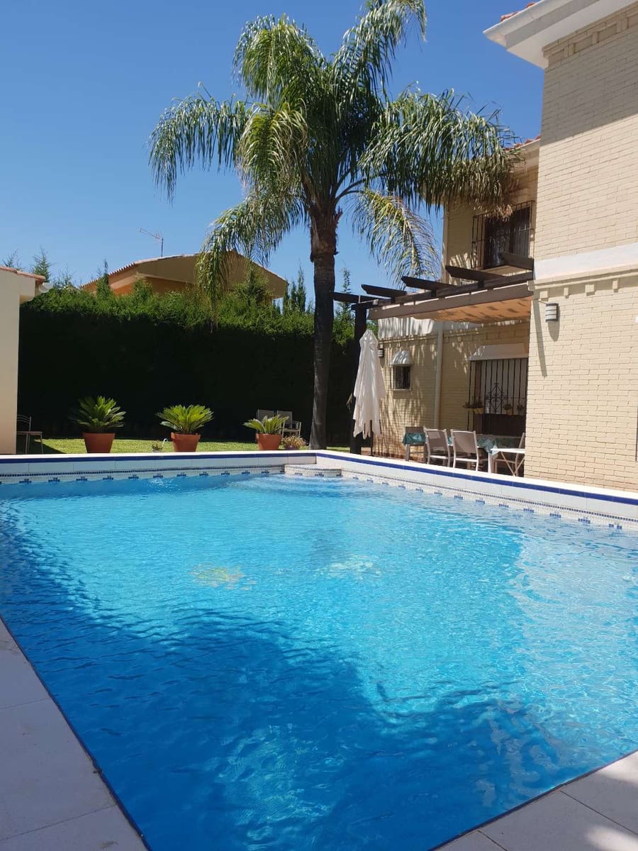 5 slaapkamer Villa te koop in Alhaurin de la Torre met zwembad - € 850.000 (Ref: 1836761)