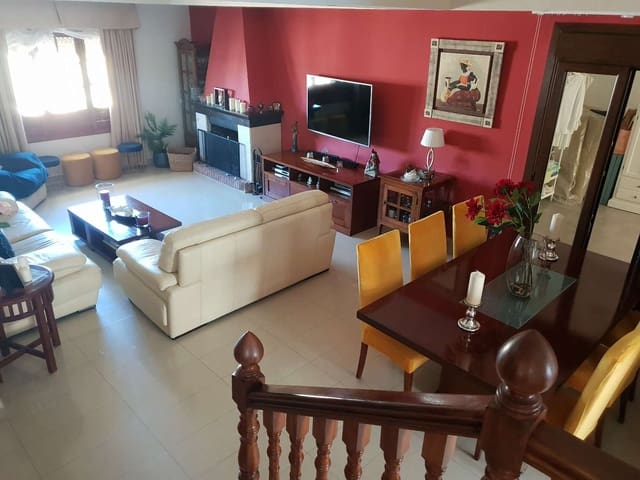 5 slaapkamer Villa te koop in Alhaurín de la Torre met zwembad - € 850.000 (Ref: 1836761)