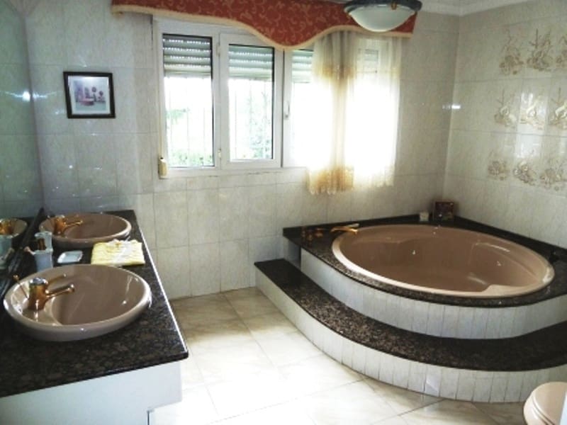 8 soveværelse Villa til salg i Alhaurin de la Torre - € 1.075.000 (Ref: 5221784)