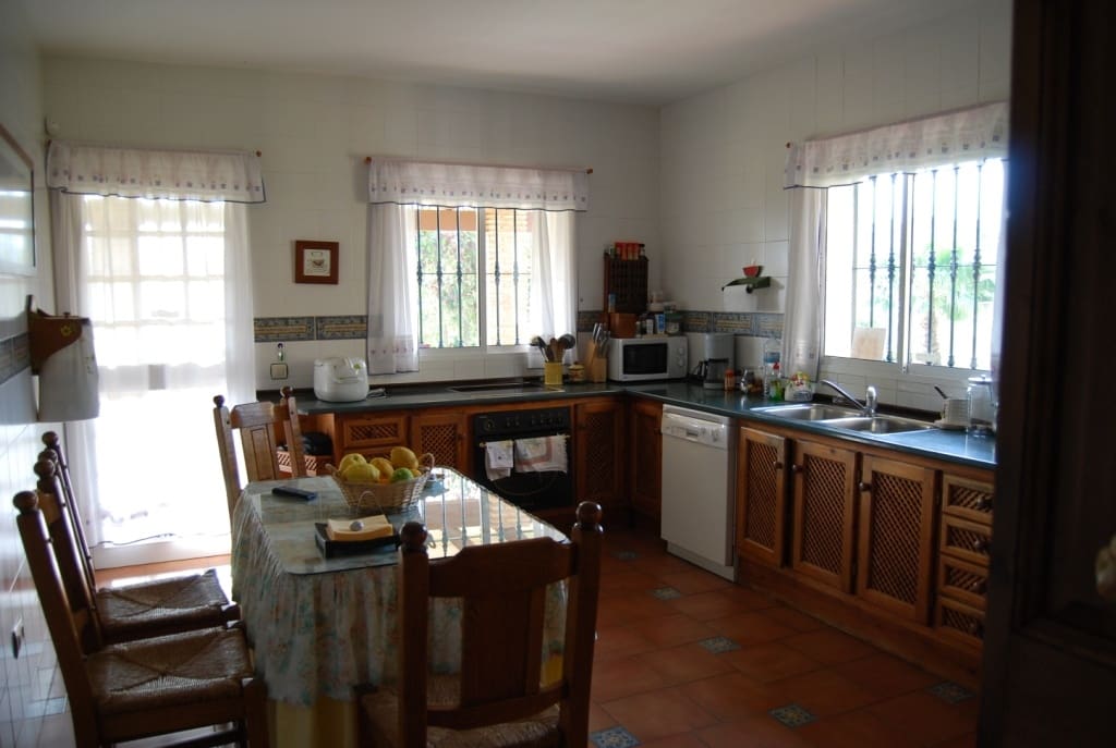 4 quarto Moradia para venda em Alhaurin de la Torre com piscina - 950 000 € (Ref: 5221846)