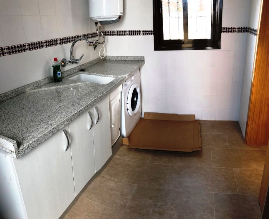 1 quarto Moradia para venda em Alhaurin de la Torre - 350 000 € (Ref: 5221870)