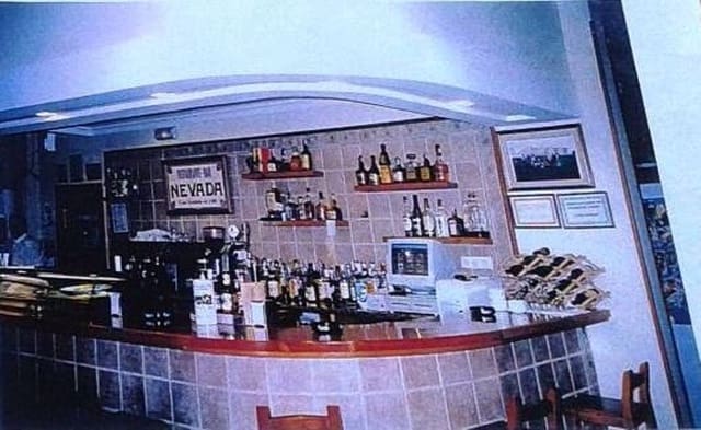 Kaupallinen myytävänä paikassa Torremolinos - 290 000 € (Ref: 5221874)