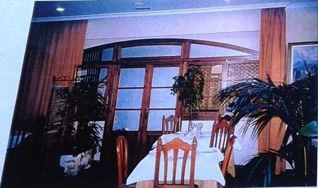 Kaupallinen myytävänä paikassa Torremolinos - 290 000 € (Ref: 5221874)