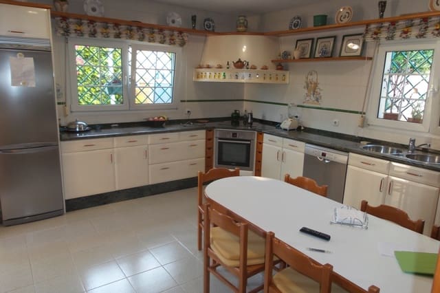 5 sypialnia Willa na sprzedaż w Alhaurín de la Torre z basenem - 1 178 550 € (Ref: 5221929)