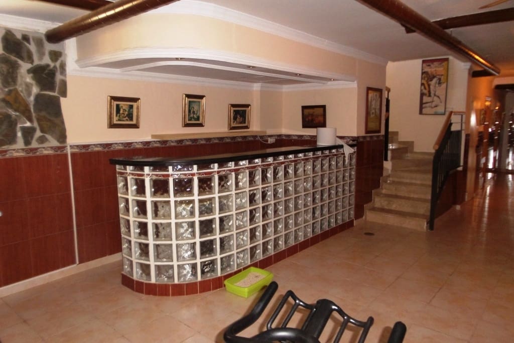 4 bedroom Semi-detached Villa for sale in Alhaurin de la Torre with pool - € 550,000 (Ref: 5221976)