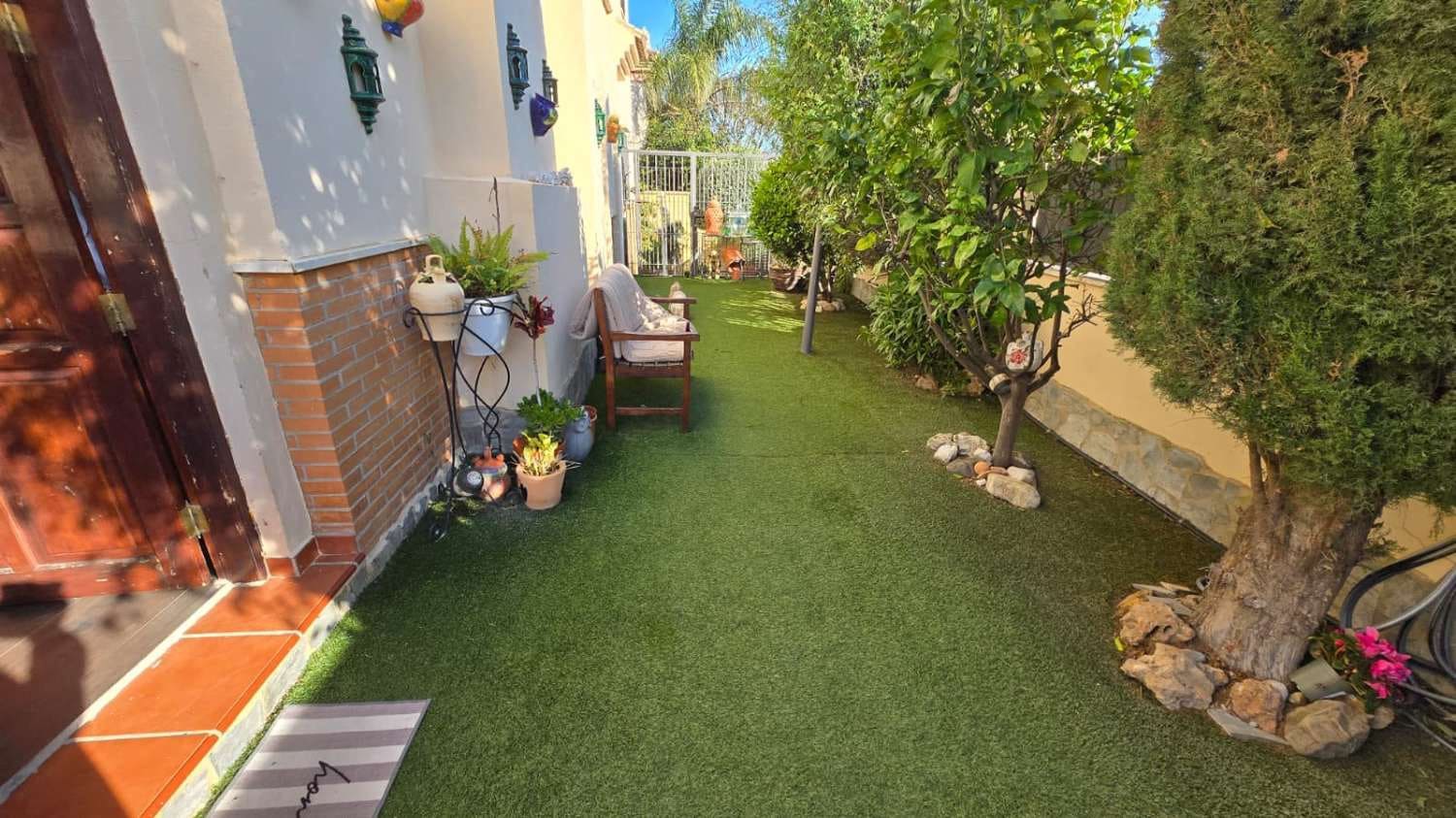 4 bedroom Semi-detached Villa for sale in Alhaurin de la Torre with pool - € 550,000 (Ref: 5221976)