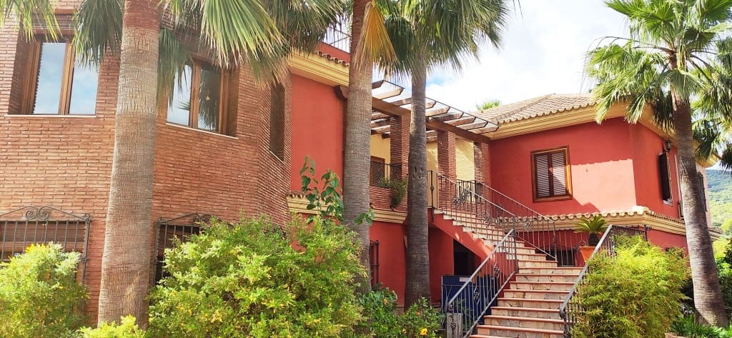 7 sypialnia Willa na sprzedaż w Coin z basenem - 990 000 € (Ref: 5353412)