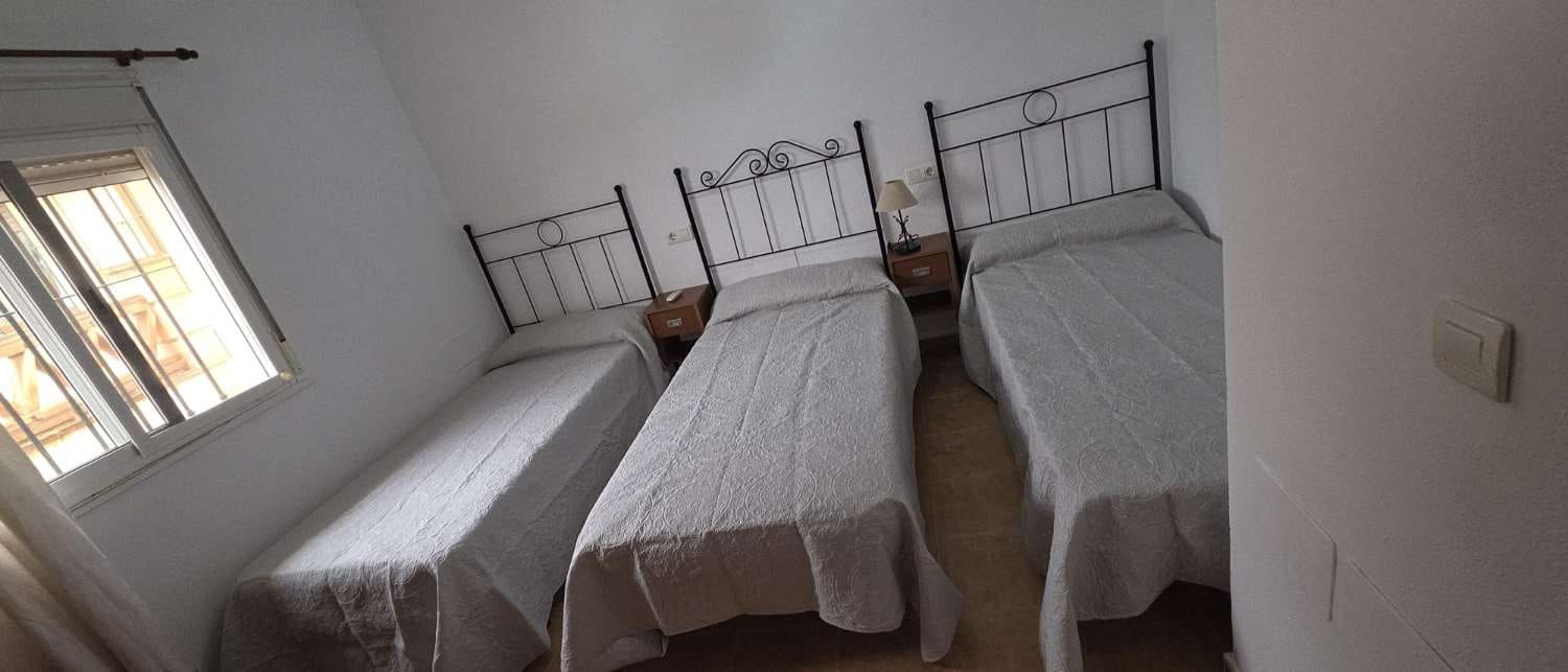 3 soverom Kjedet enebolig til leie i Alhaurin de la Torre med svømmebasseng garasje - € 1 750 (Ref: 5453168)