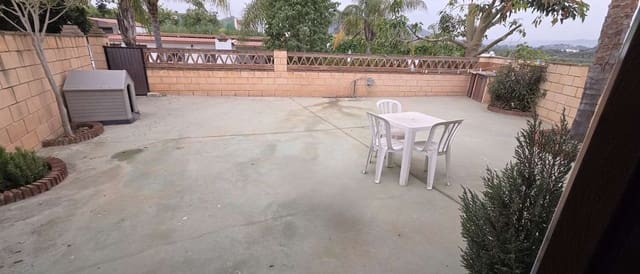 3 makuuhuone Paritalo vuokrattavana paikassa Alhaurín de la Torre mukana uima-altaan 
autotalli - 1 750 € (Ref: 5453168)