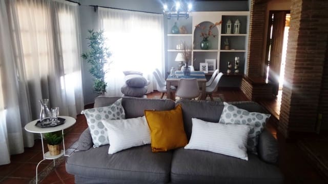 3 sypialnia Willa do wynajęcia w Alhaurín el Grande z basenem - 1 700 € (Ref: 5467297)