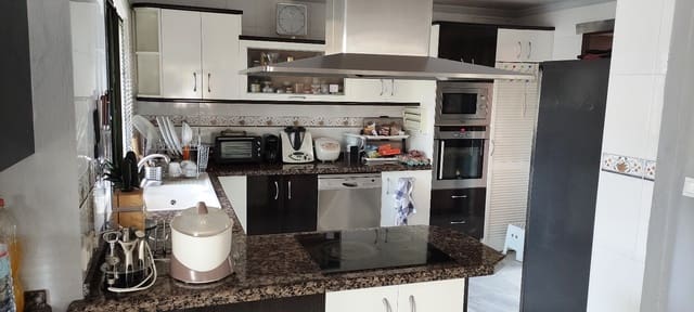 9 quarto Moradia para venda em Alhaurín de la Torre com piscina garagem - 700 000 € (Ref: 5719069)