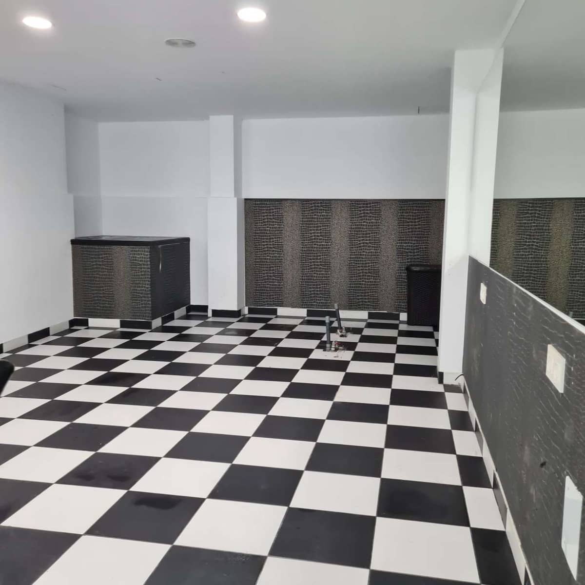 Kommersiell til salgs i Malaga by - € 850 000 (Ref: 5974839)