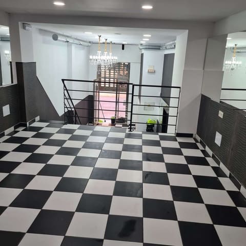 Kommersiell til salgs i Málaga by - € 850 000 (Ref: 5974839)