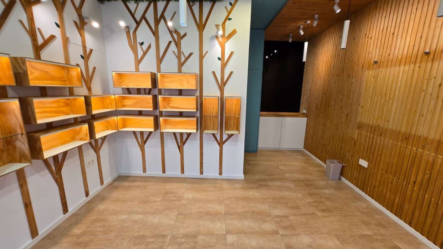 Commerciale in vendita in Alhaurin de la Torre - 100.000 € (Rif: 6013585)