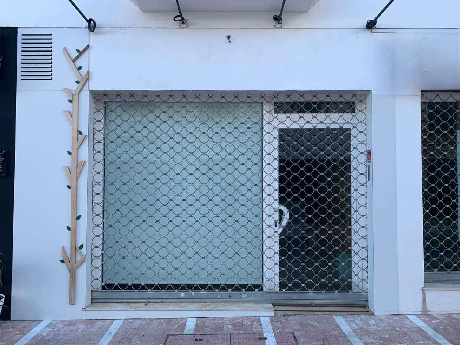 Commercial for sale in Alhaurin de la Torre - € 100,000 (Ref: 6013585)