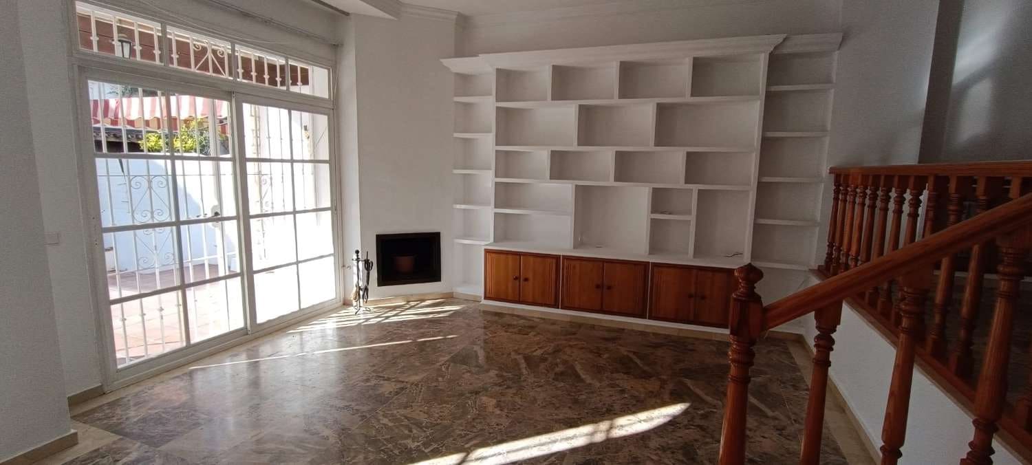 3 makuuhuone Paritalo vuokrattavana paikassa Alhaurin de la Torre mukana uima-altaan 
autotalli - 1 900 € (Ref: 6974264)