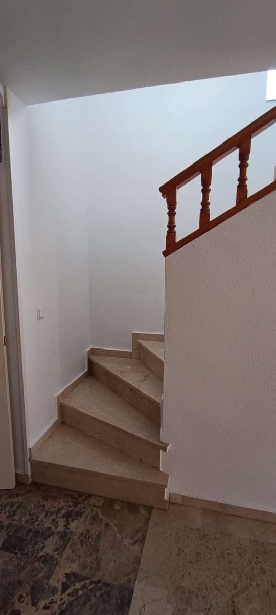 3 makuuhuone Paritalo vuokrattavana paikassa Alhaurin de la Torre mukana uima-altaan 
autotalli - 1 900 € (Ref: 6974264)