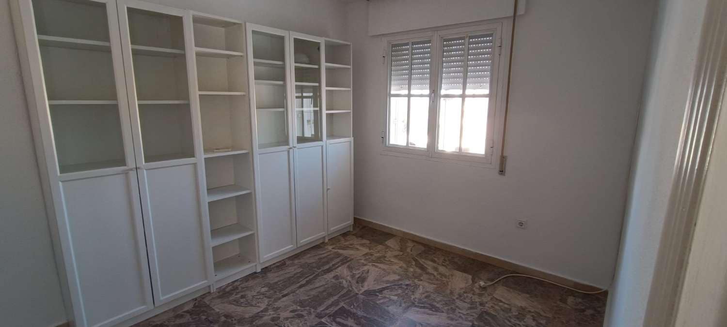 3 makuuhuone Paritalo vuokrattavana paikassa Alhaurin de la Torre mukana uima-altaan 
autotalli - 1 900 € (Ref: 6974264)