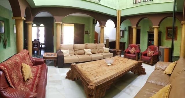 7 camera da letto Villa in vendita in Alhaurín de la Torre con piscina - 695.000 € (Rif: 7270937)