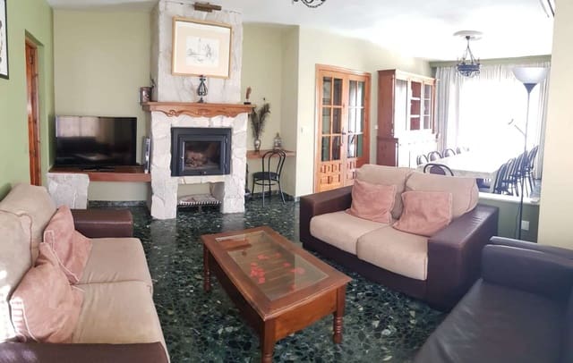 7 camera da letto Villa in vendita in Alhaurín de la Torre con piscina - 695.000 € (Rif: 7270937)