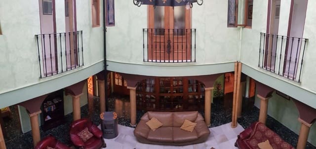 7 camera da letto Villa in vendita in Alhaurín de la Torre con piscina - 695.000 € (Rif: 7270937)