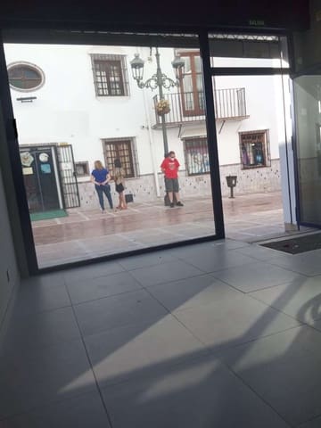 Commercial for sale in Alhaurín de la Torre - € 230,000 (Ref: 7284952)