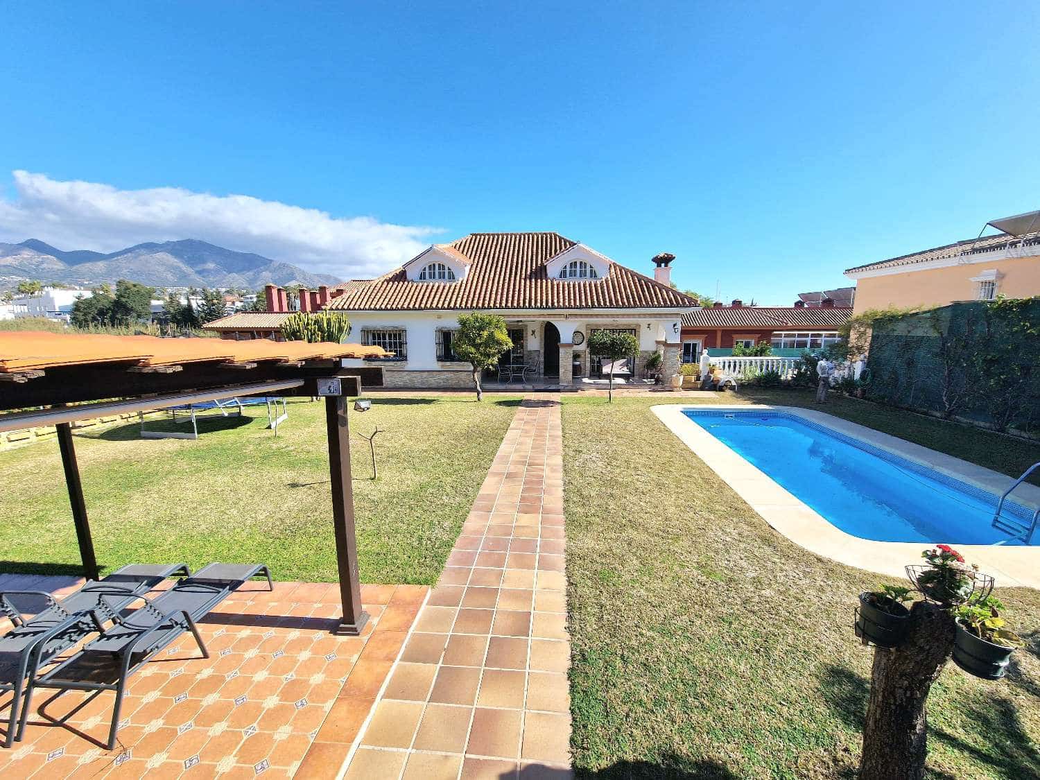 4 Zimmer Villa zu verkaufen in Mijas mit Pool - 850.000 € (Ref: 7396758)