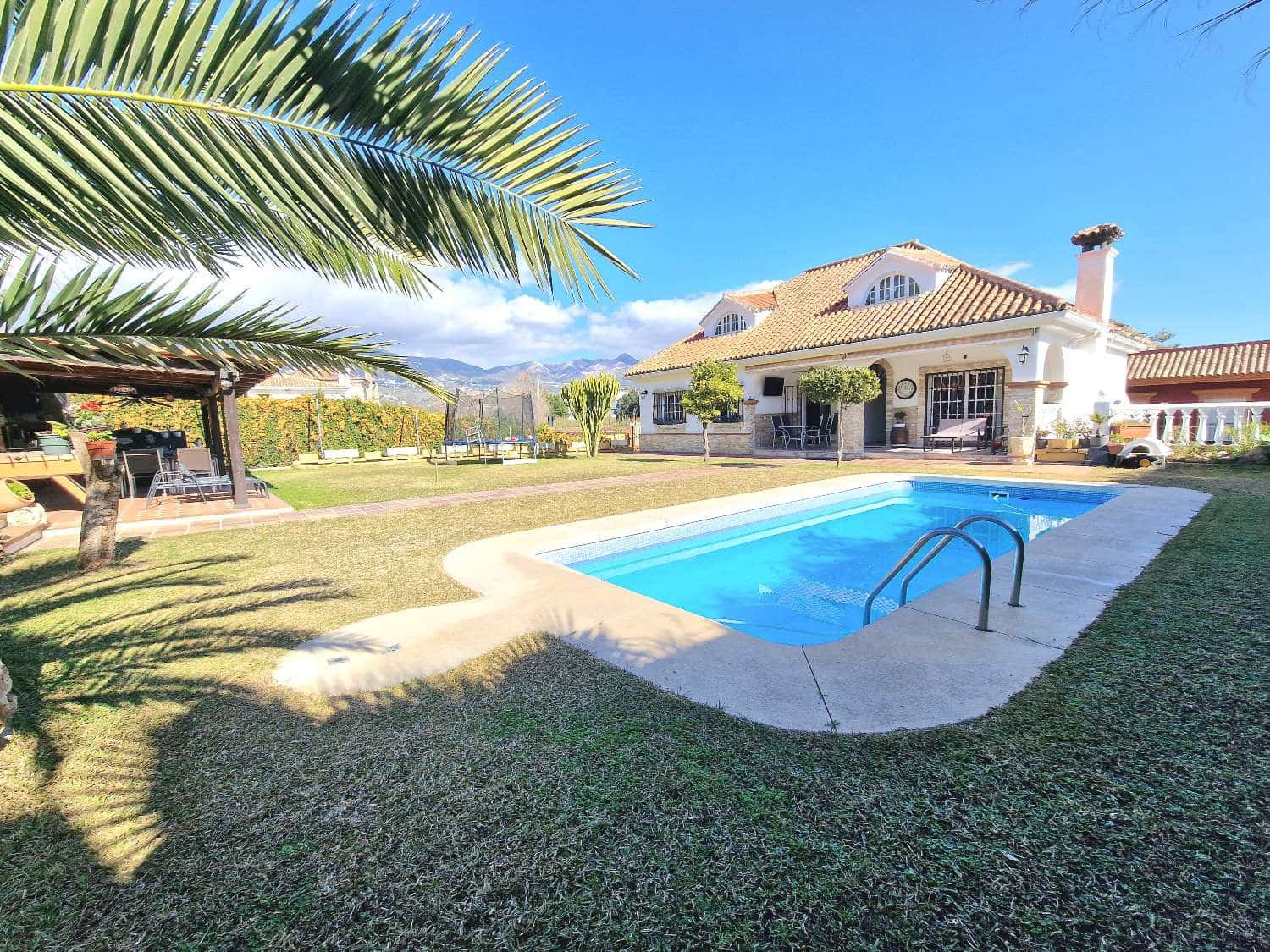 4 Zimmer Villa zu verkaufen in Mijas mit Pool - 850.000 € (Ref: 7396758)