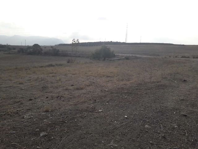 Finca/Landehus til salg i Cerralba, Pizarra - € 125.000 (Ref: 7683387)