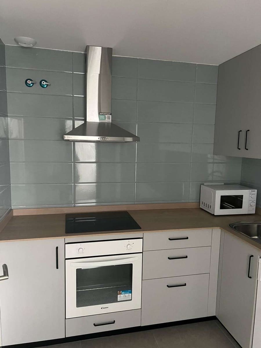 2 bedroom Flat for rent in Alhaurin de la Torre - € 1,200 (Ref: 7827377)