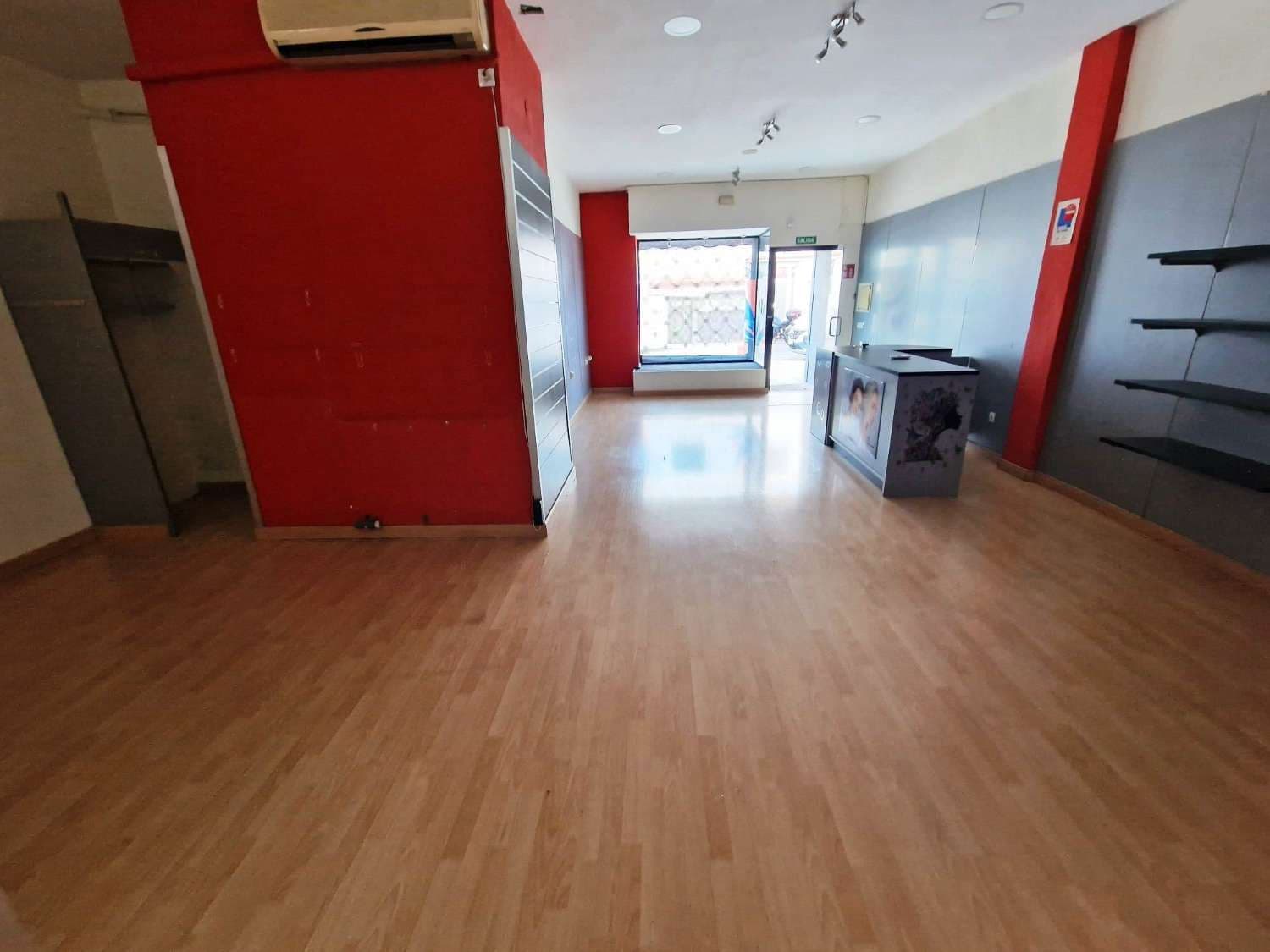 Commercial for sale in Alhaurin de la Torre - € 180,000 (Ref: 7837589)