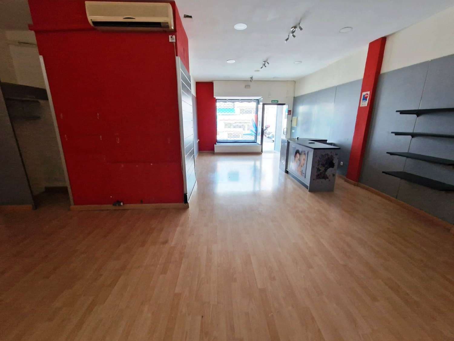 Commercial for sale in Alhaurin de la Torre - € 180,000 (Ref: 7837589)