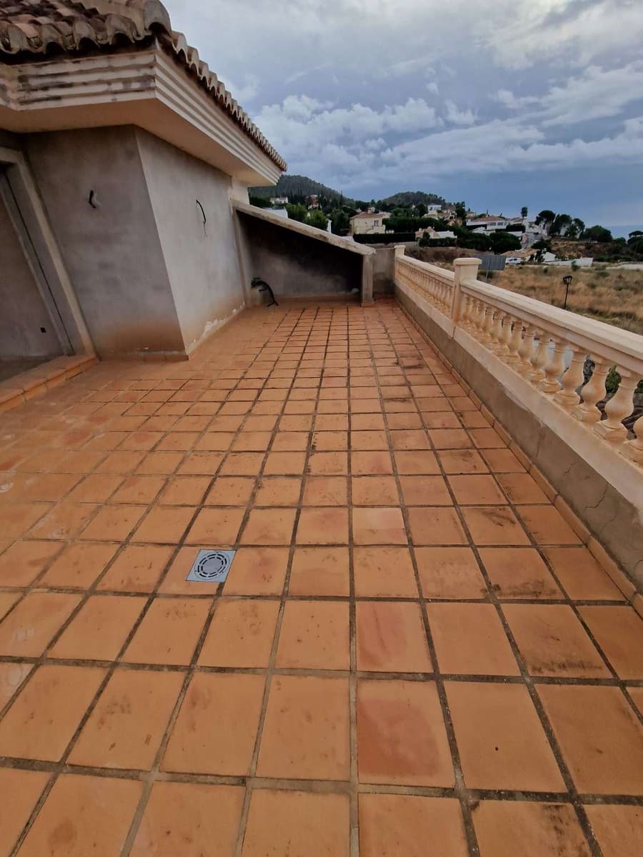 6 bedroom Villa for sale in Mijas with pool - € 1,100,000 (Ref: 7971111)