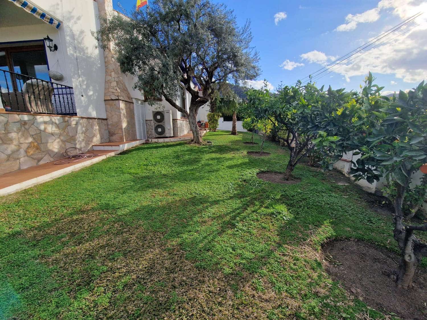 3 soveværelse Villa til salg i Alhaurin de la Torre med swimmingpool - € 850.000 (Ref: 8123233)