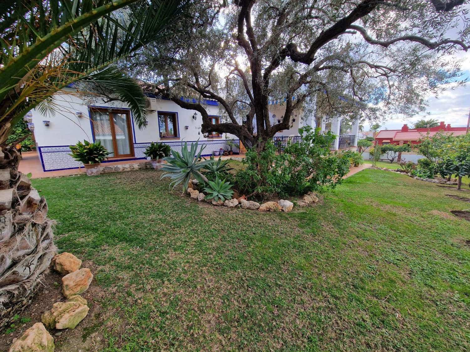 3 soveværelse Villa til salg i Alhaurin de la Torre med swimmingpool - € 850.000 (Ref: 8123233)