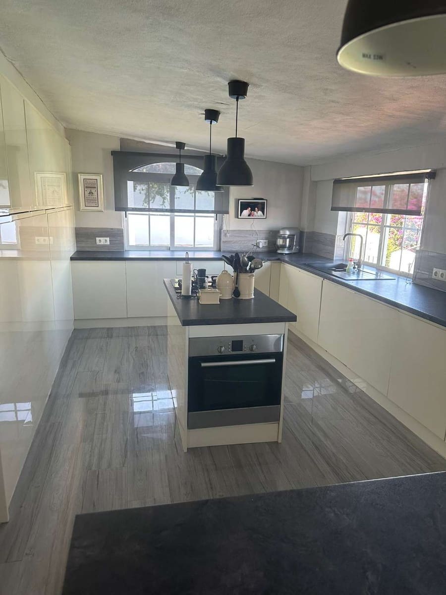 11 sypialnia Finka/Dom wiejski na sprzedaż w Alhaurin el Grande z basenem - 950 000 € (Ref: 8157836)