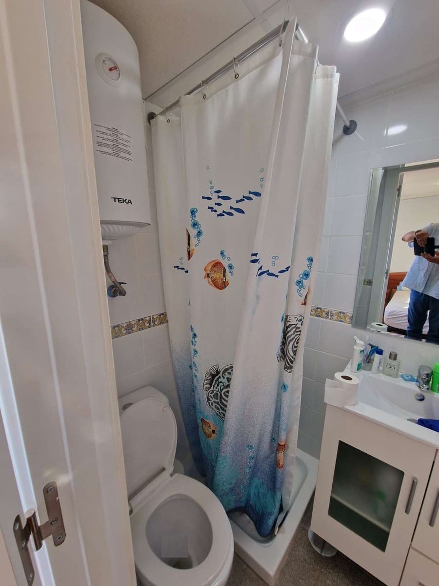 4 soveværelse Villa til salg i Guaro med swimmingpool - € 525.000 (Ref: 8522737)