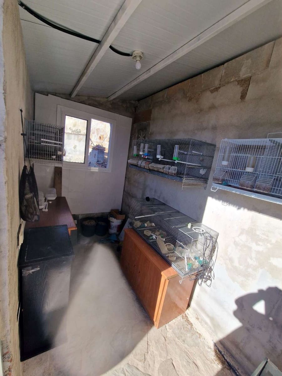 4 soveværelse Villa til salg i Guaro med swimmingpool - € 525.000 (Ref: 8522737)