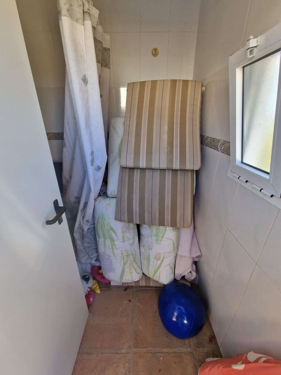 4 soveværelse Villa til salg i Guaro med swimmingpool - € 525.000 (Ref: 8522737)