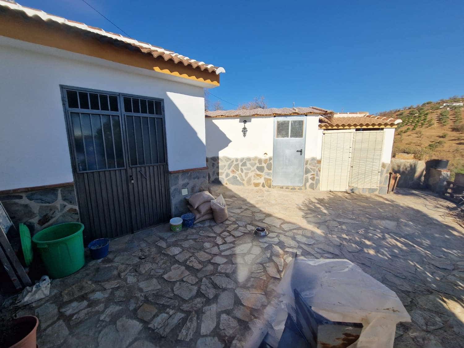 4 soveværelse Villa til salg i Guaro med swimmingpool - € 525.000 (Ref: 8522737)