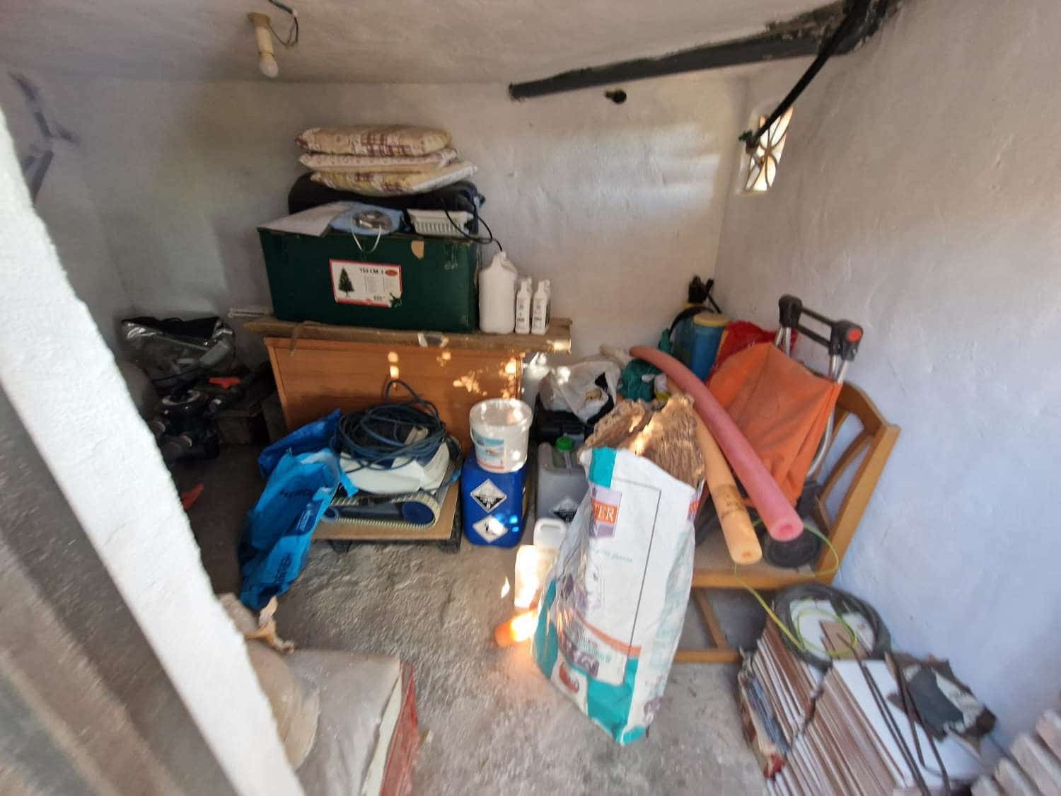 4 soveværelse Villa til salg i Guaro med swimmingpool - € 525.000 (Ref: 8522737)