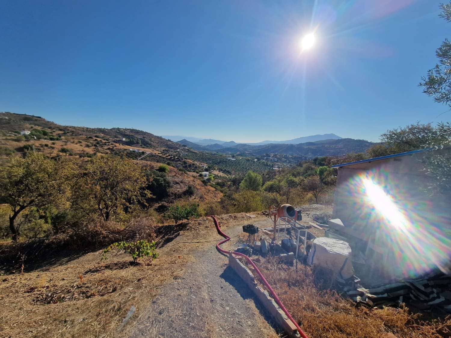 4 soveværelse Villa til salg i Guaro med swimmingpool - € 525.000 (Ref: 8522737)