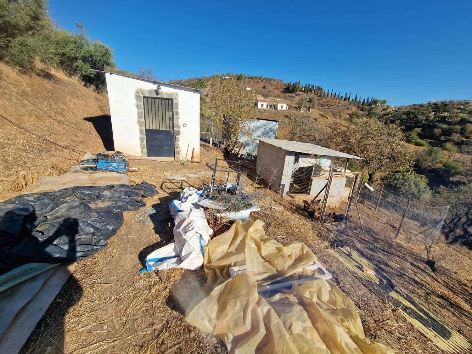 4 soveværelse Villa til salg i Guaro med swimmingpool - € 525.000 (Ref: 8522737)